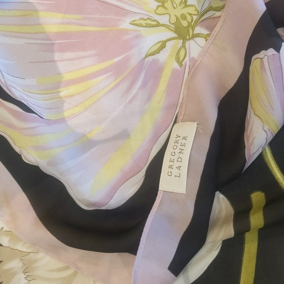 Gregory Ladner tulip scarf - Picture 5 of 5